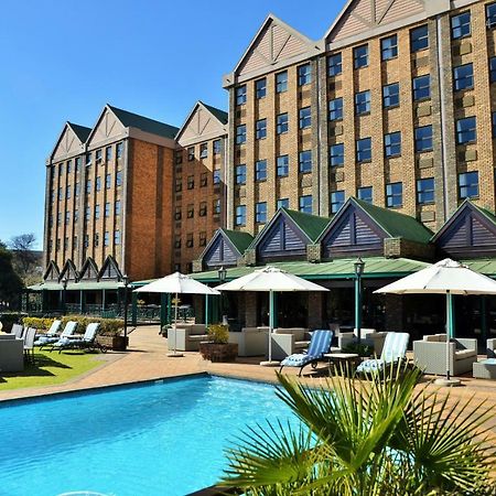 The Centurion Hotel Luaran gambar