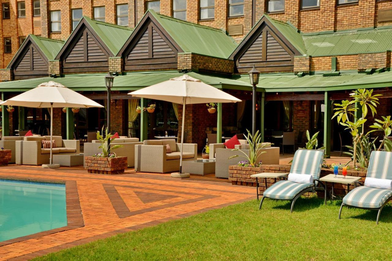 The Centurion Hotel Luaran gambar