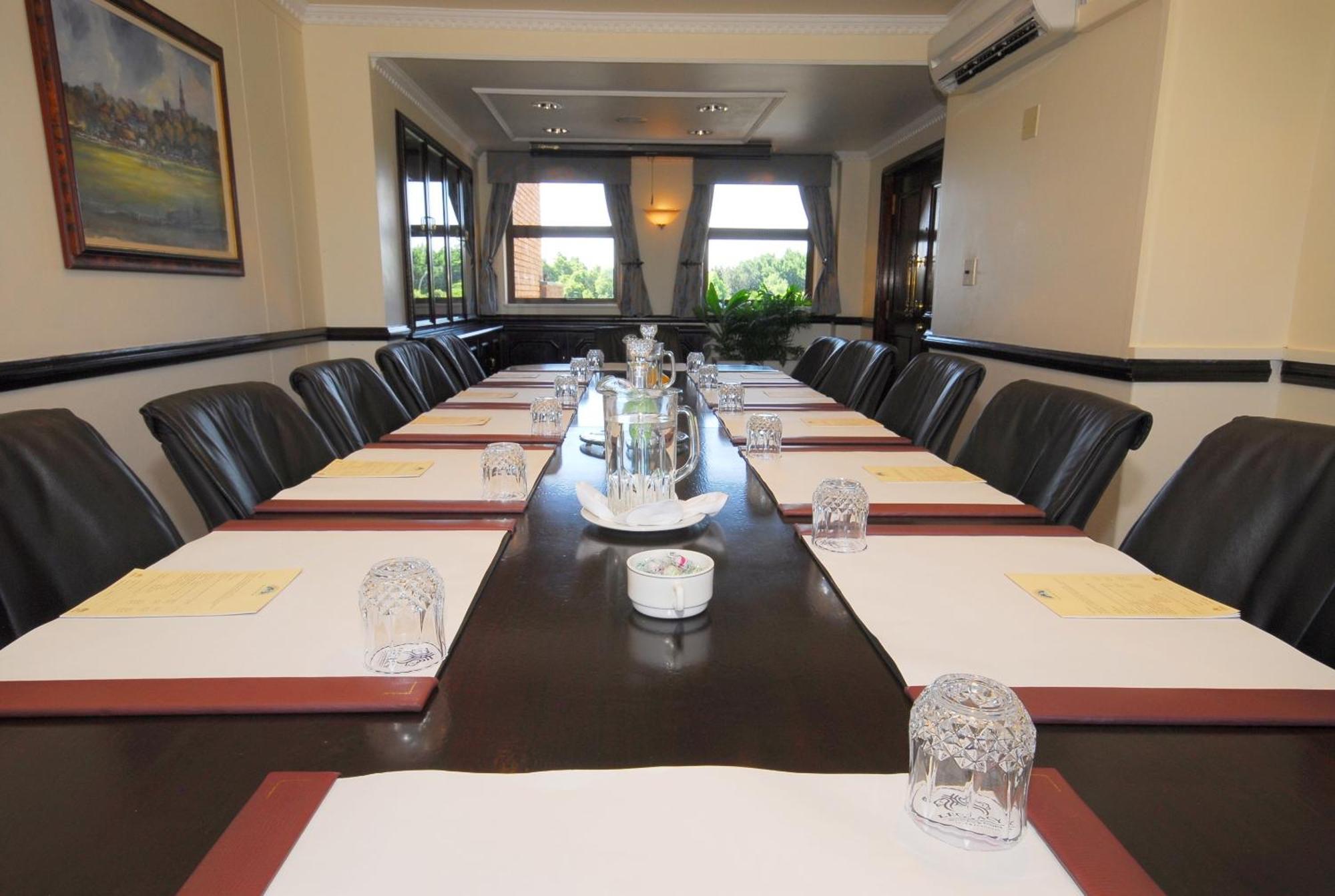 The Centurion Hotel Luaran gambar