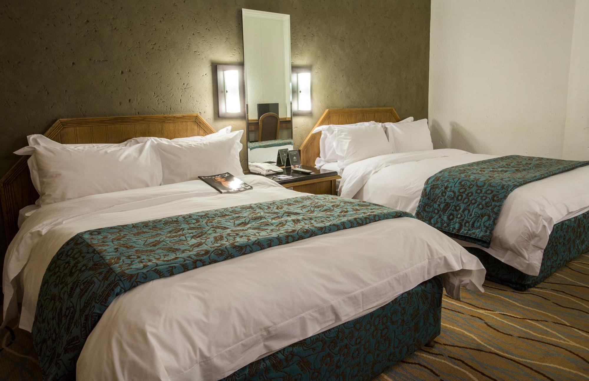 The Centurion Hotel Luaran gambar