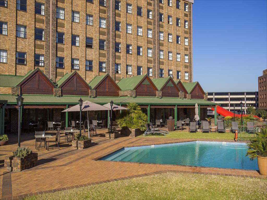 The Centurion Hotel Luaran gambar