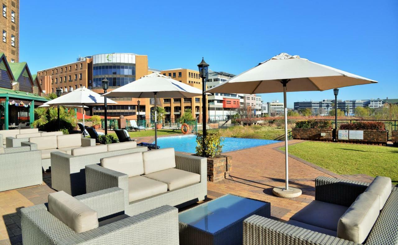 The Centurion Hotel Luaran gambar
