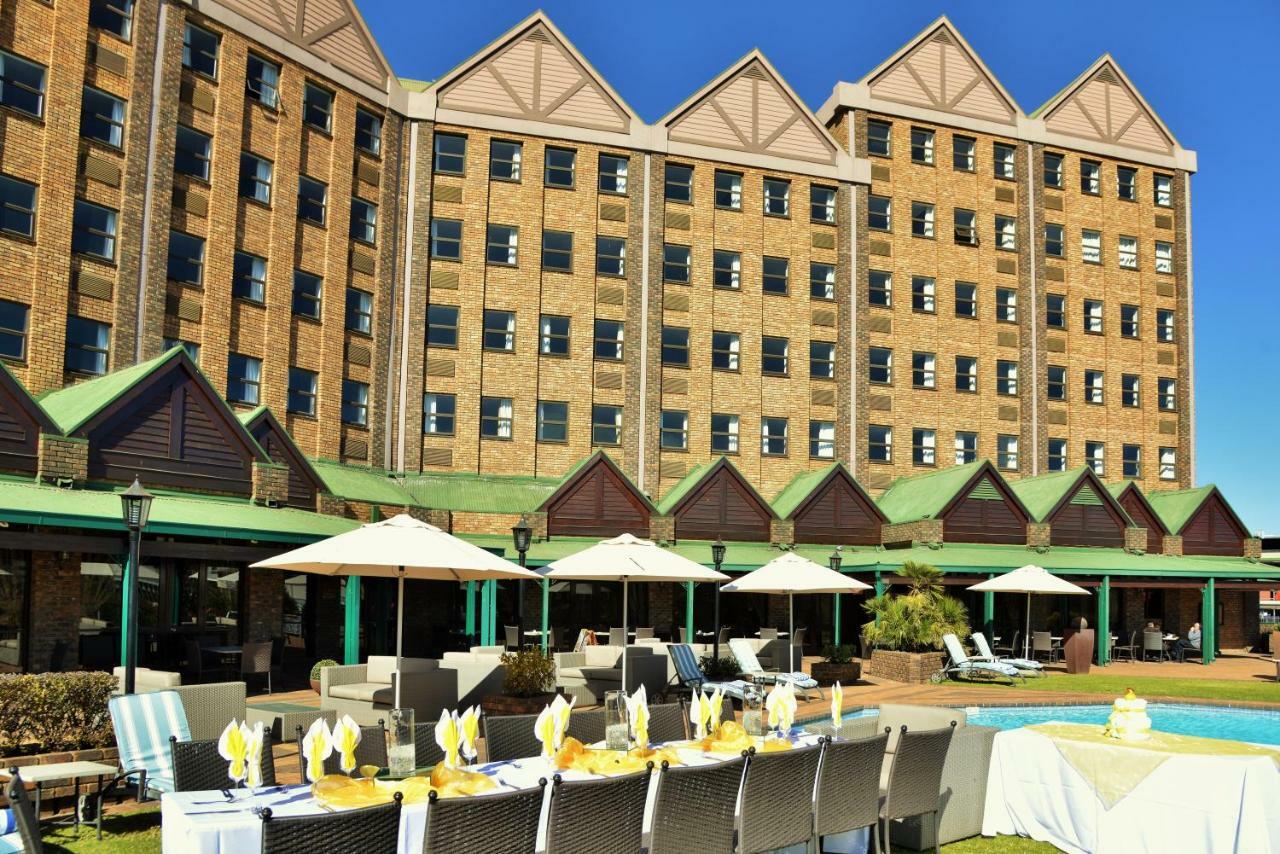 The Centurion Hotel Luaran gambar