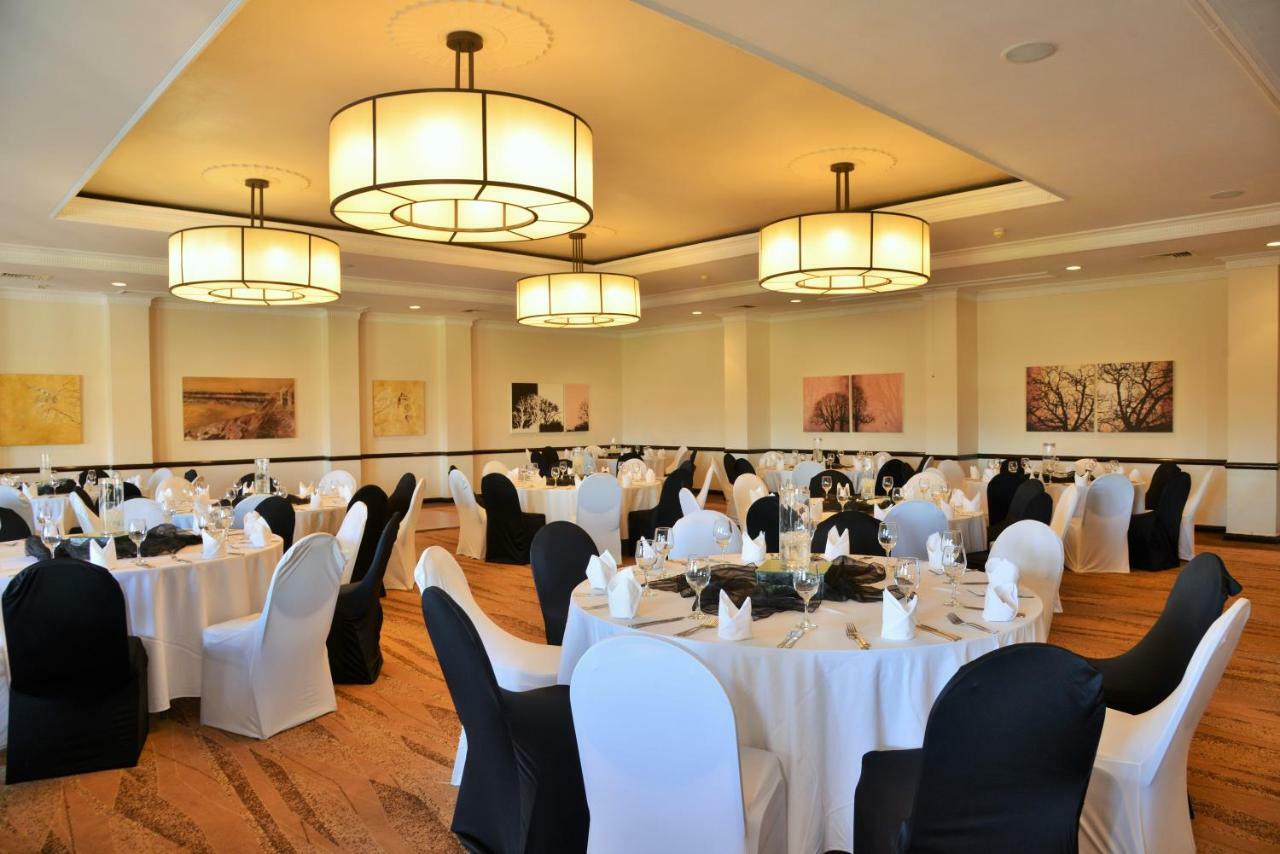 The Centurion Hotel Luaran gambar