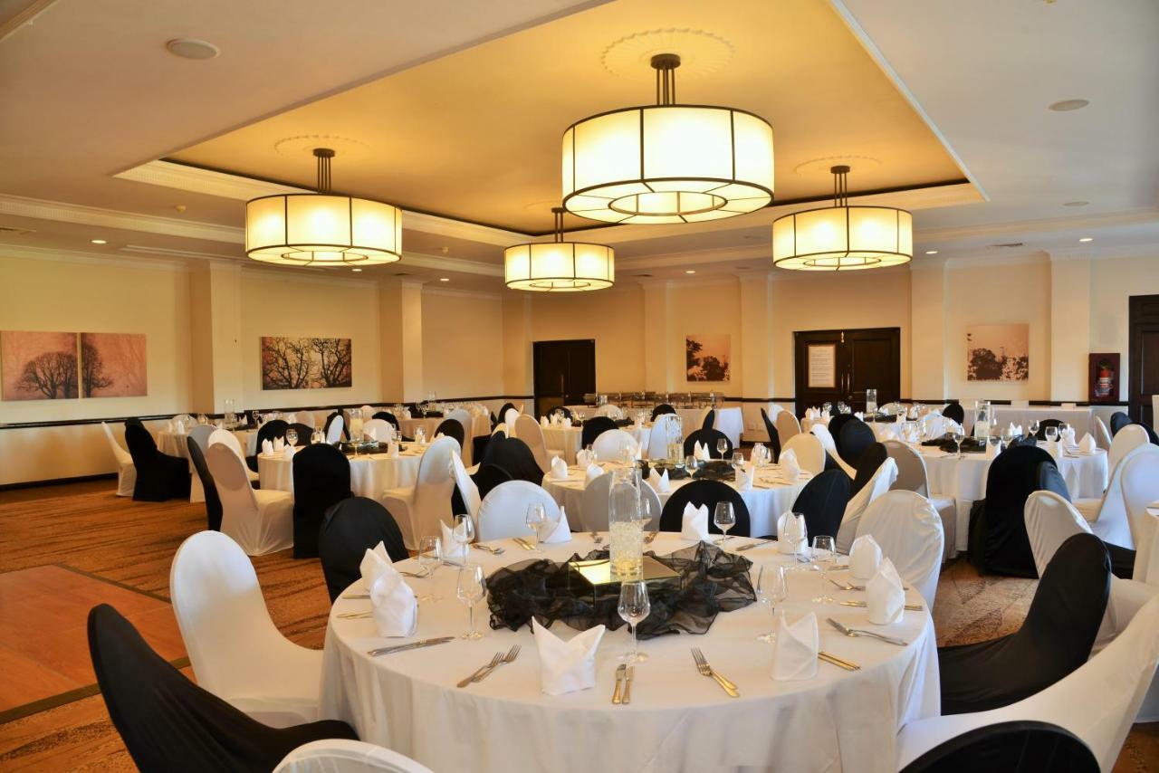 The Centurion Hotel Luaran gambar