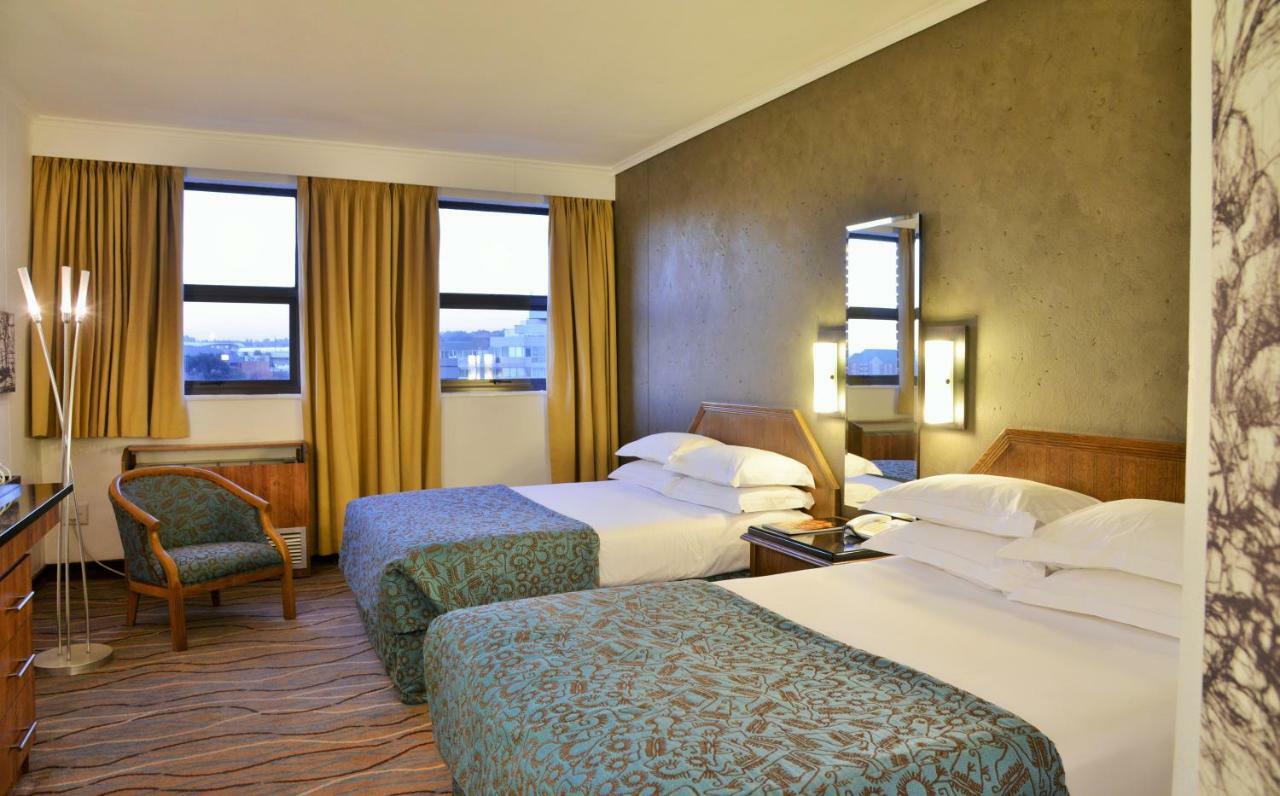 The Centurion Hotel Luaran gambar