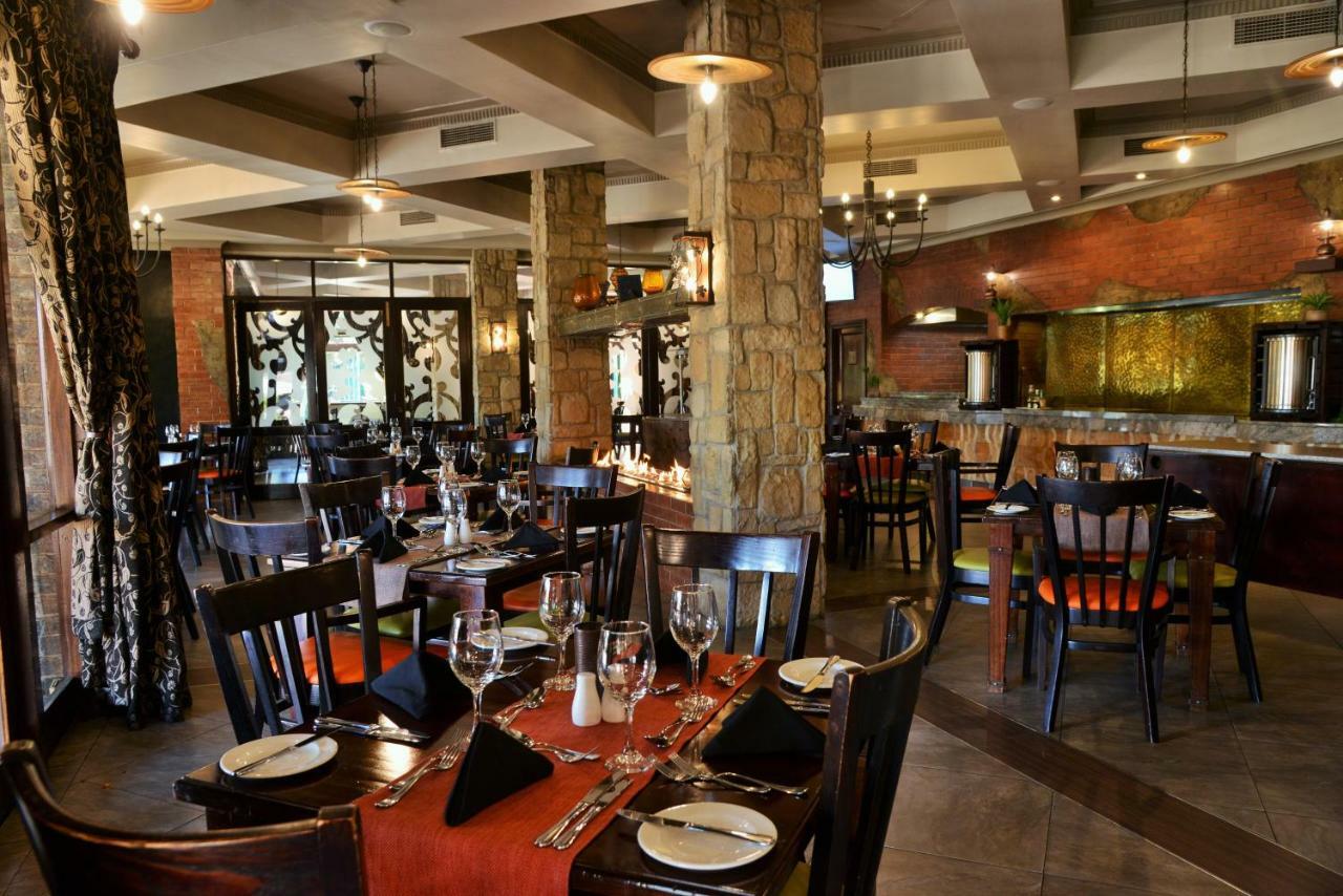 The Centurion Hotel Luaran gambar