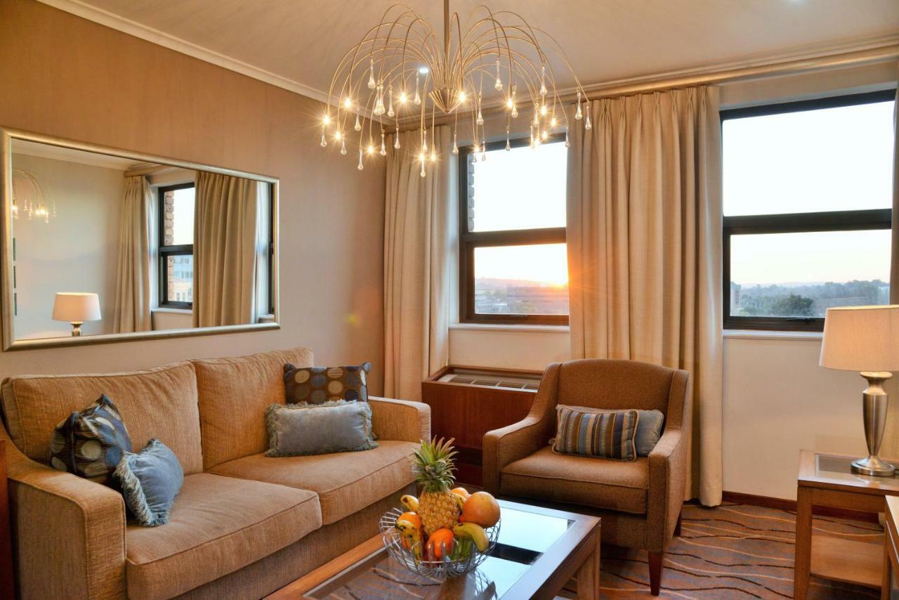 The Centurion Hotel Luaran gambar